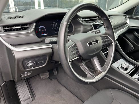 Used 2022 Jeep Grand Cherokee L Laredo w/ Luxury Tech Group I image 2