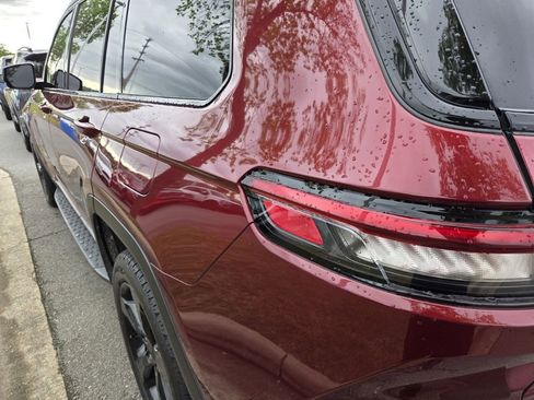 Used 2023 Jeep Grand Cherokee L Limited w/ Black Appearance Package image 5