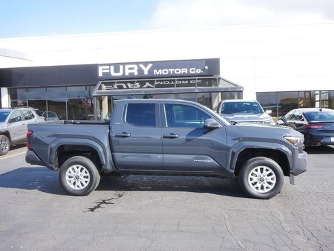 Used 2024 Toyota Tacoma 2WD Double Cab image 1