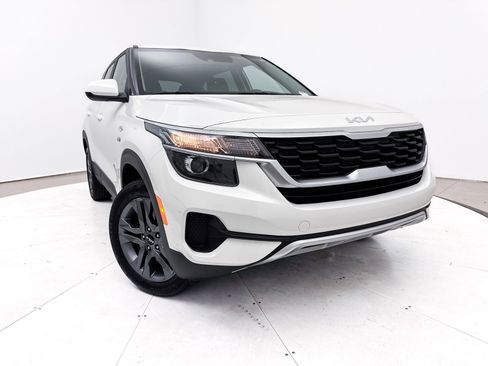 Used 2023 Kia Seltos LX image 8