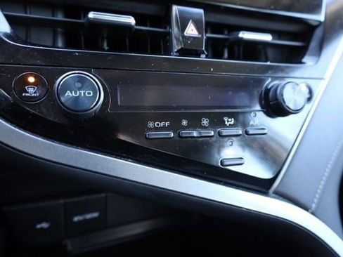 Used 2024 Toyota Camry SE image 26