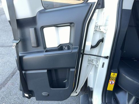 Used 2013 Toyota FJ Cruiser 4WD w/ Upgrade Pkg image 23
