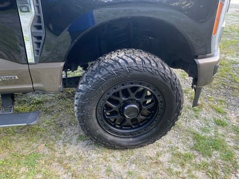 Certified 2023 Ford F350 King Ranch AWD/4WD image 39