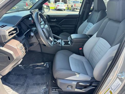 Certified 2025 Toyota Tacoma 4x4 Double Cab image 5