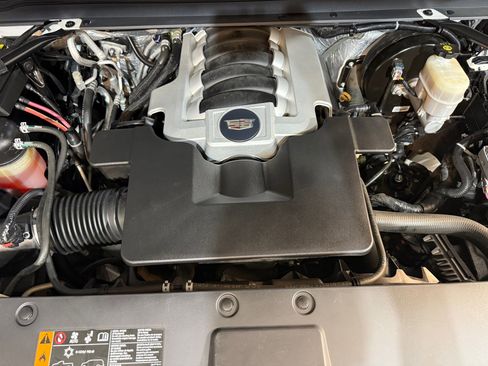 Used 2018 Cadillac Escalade Luxury image 54