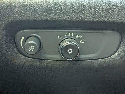 Used 2024 Chevrolet Traverse High Country image 27