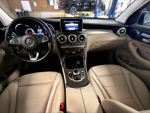Used 2019 Mercedes-Benz GLC 300 image 14