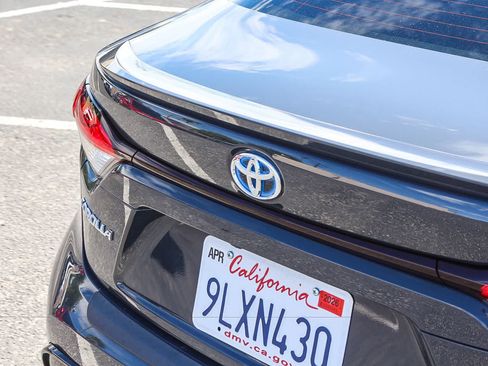 Used 2024 Toyota Corolla SE FWD image 8