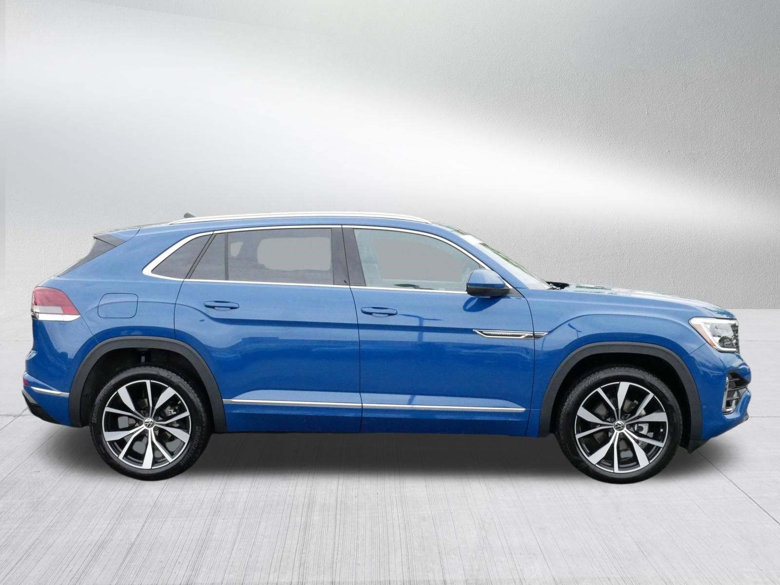 Certified 2026 Volkswagen Atlas Cross Sport SEL Premium R-Line AWD/4WD image 8