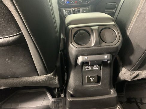 Used 2022 Jeep Wrangler Unlimited Sahara w/ Cold Weather Group image 33