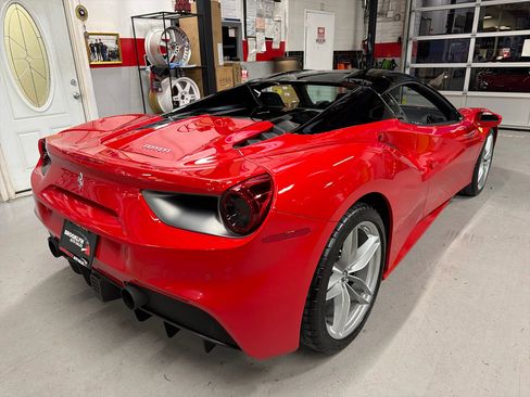 Used 2018 Ferrari 488 Spider image 49