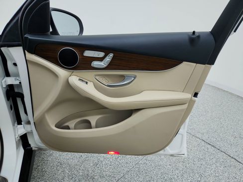 Certified 2022 Mercedes-Benz GLC 300 image 30
