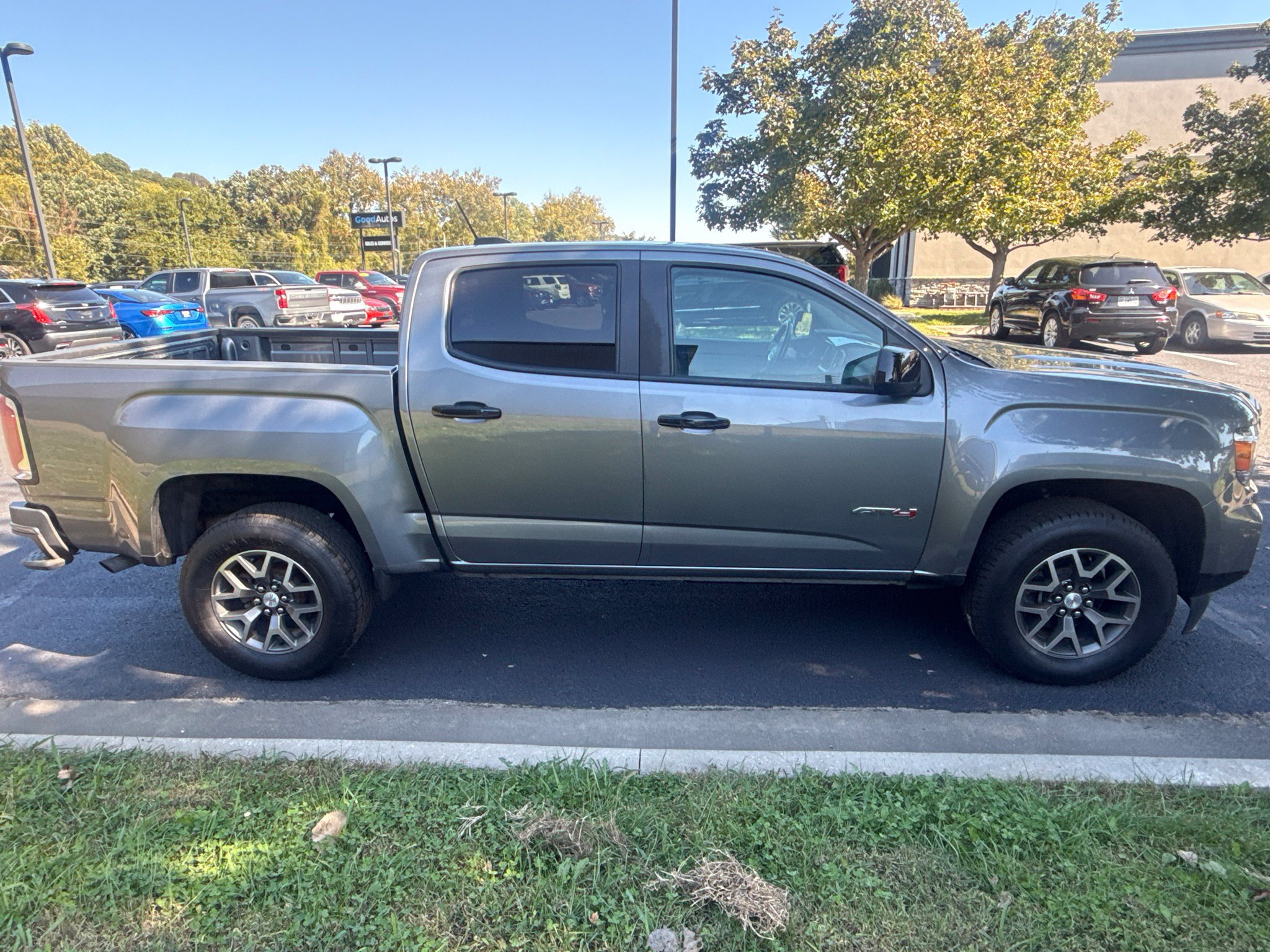 Used 2022 GMC Canyon AT4 AWD/4WD image 4