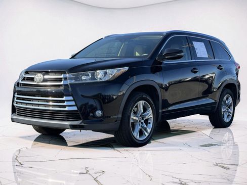 Used 2017 Toyota Highlander Limited image 5