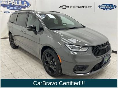 Used 2025 Chrysler Pacifica Limited