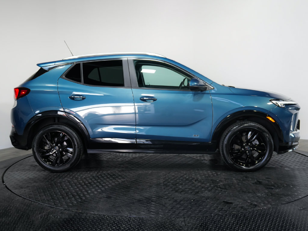 Used 2025 Buick Encore GX Sport Touring w/ Comfort Package AWD/4WD image 8
