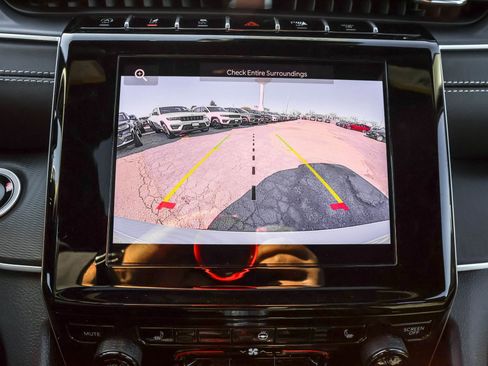 New 2025 Jeep Grand Cherokee L Altitude image 21