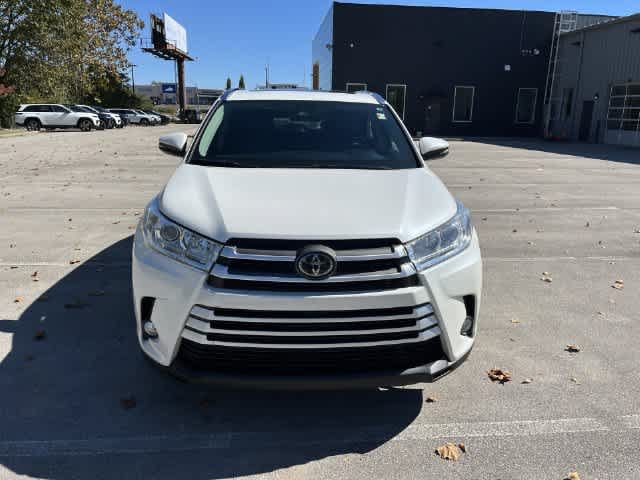 Used 2019 Toyota Highlander XLE w/ Protection Package #3 AWD/4WD image 3