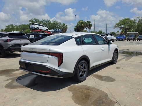New 2026 Kia K4 FWD image 8