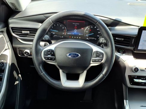 Used 2020 Ford Explorer XLT w/ Equipment Group 202A AWD/4WD image 13