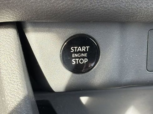 Used 2025 Nissan Rogue SV image 18