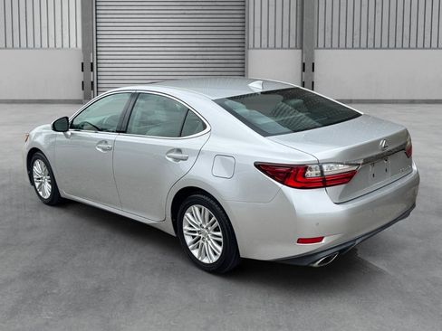 Used 2016 Lexus ES 350 w/ Premium Package w/Wood Trim FWD image 34