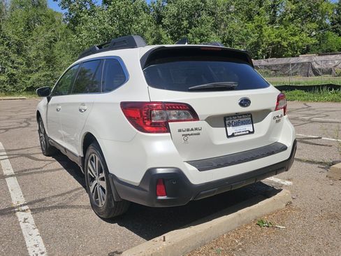 Used 2019 Subaru Outback 3.6R Limited AWD/4WD image 3