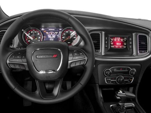 Used 2016 Dodge Charger SE w/ Blacktop Package RWD image 9