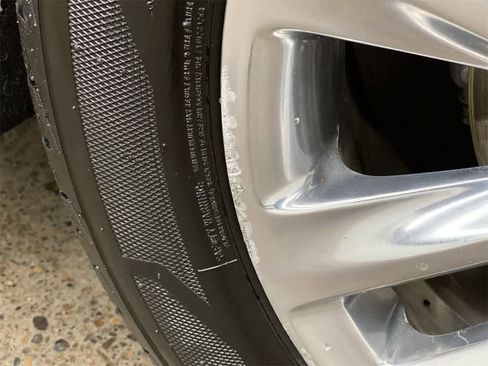 Used 2017 Cadillac XT5 Platinum image 37