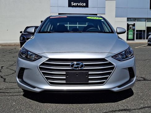Used 2018 Hyundai Elantra SE FWD image 2