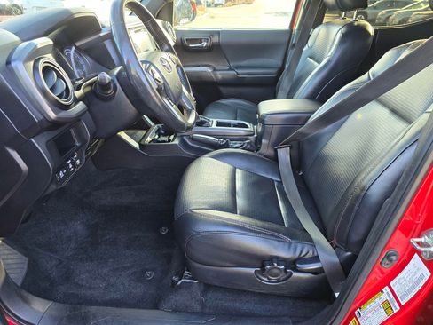Used 2017 Toyota Tacoma TRD Pro AWD/4WD image 28