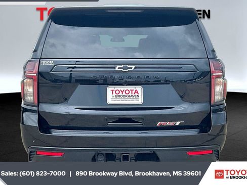 Used 2024 Chevrolet Suburban RST RWD image 4