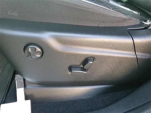 Used 2021 Jeep Grand Cherokee Limited image 13