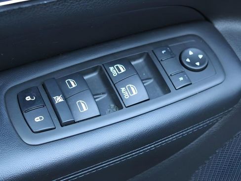 Used 2021 Jeep Grand Cherokee Limited image 18