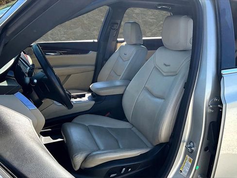 Used 2017 Cadillac XT5 Luxury w/ Driver Awareness Package image 23