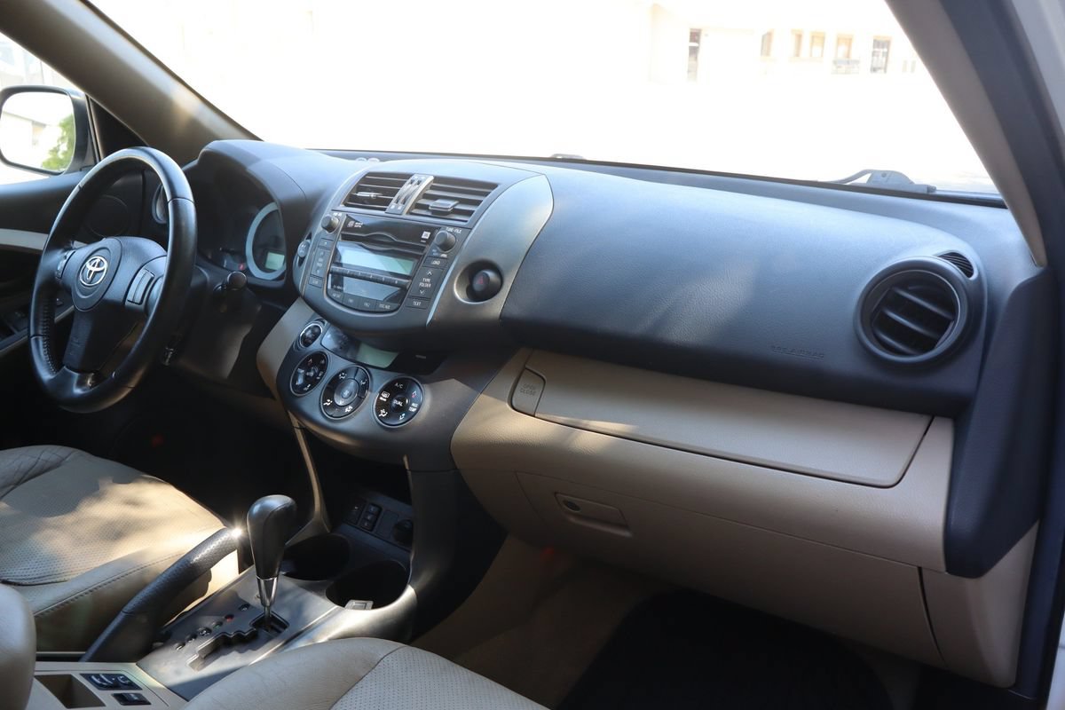 Used 2010 Toyota RAV4 Limited w/ Limited Extra Value Pkg AWD/4WD image 17