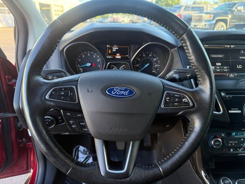 Used 2015 Ford Focus Titanium w/ Titanium Technology Package FWD image 12
