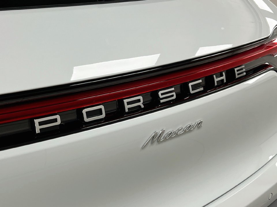 Certified 2026 Porsche Macan AWD/4WD image 34