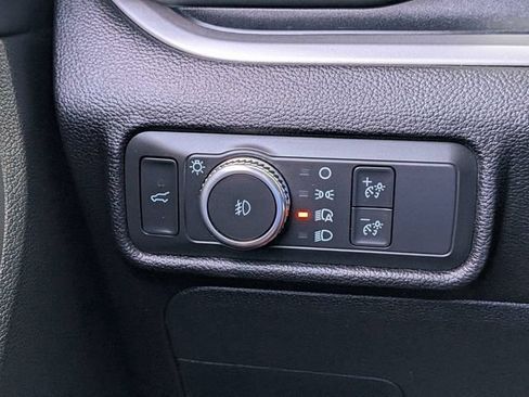 Used 2021 Ford Explorer XLT w/ Equipment Group 202A RWD image 28