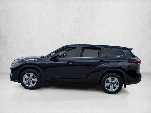 Used 2024 Toyota Highlander LE FWD image 9