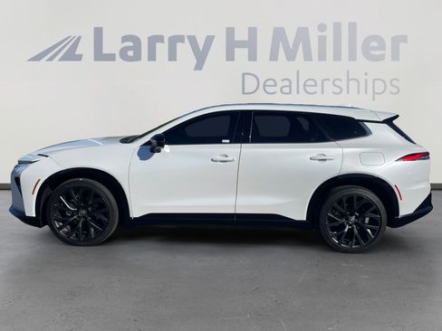 Certified 2025 Toyota Crown Signia w/ Advanced Technology Package image 2