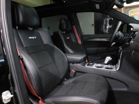 Used 2021 Jeep Grand Cherokee SRT image 97