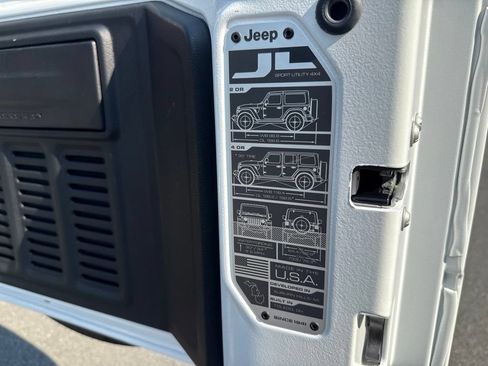 Used 2026 Jeep Wrangler Unlimited Sahara AWD/4WD image 53