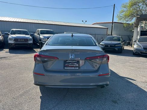 Used 2025 Honda Civic Sport image 4