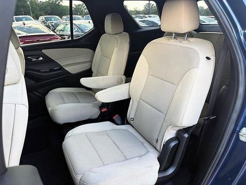 Used 2023 Chevrolet Traverse LT FWD image 49