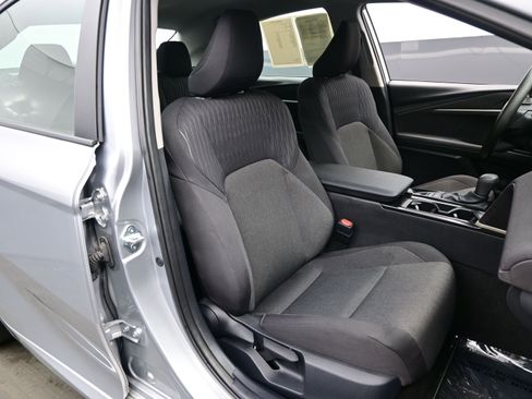 Used 2025 Toyota Camry LE image 13