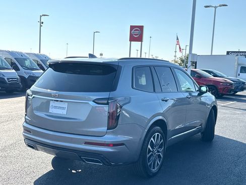 Used 2024 Cadillac XT6 Sport w/ Technology Package image 3