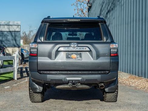 Used 2019 Toyota 4Runner SR5 4X4 W/ UPGRADES / GREAT image 5