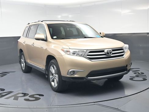 Used 2013 Toyota Highlander Limited image 3