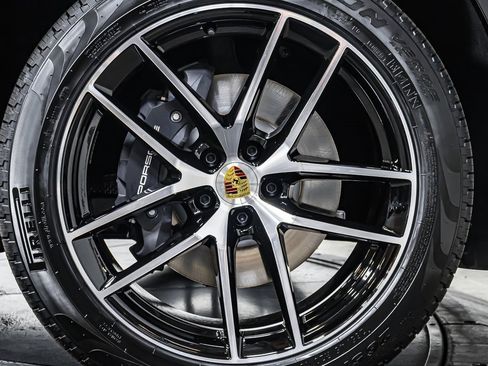 Certified 2025 Porsche Macan image 22